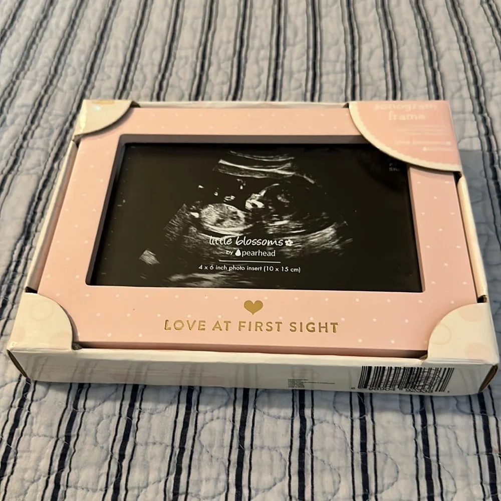 New in box Little Blossoms by Pearhead's sonogram frame